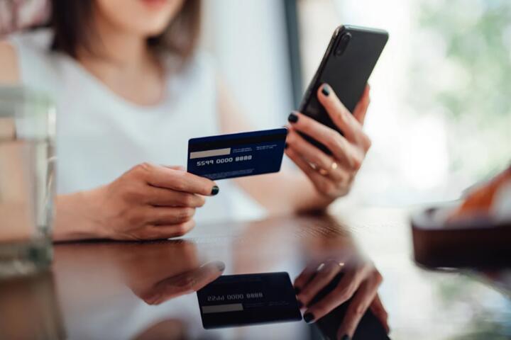 Credit Card Mistakes That Cost You Money