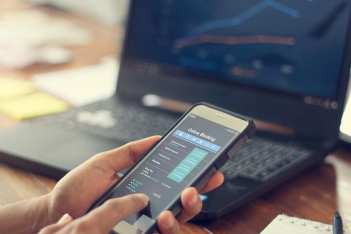 The Difference Between Online Banks and Fintech Apps