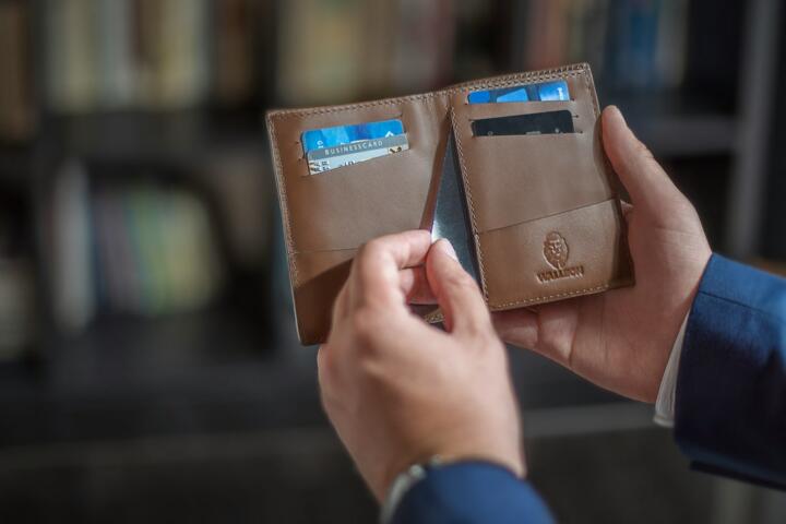 Annual Fee Cards: When They Pay Off and When They Do Not