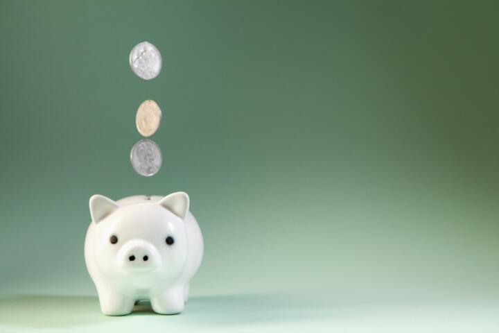 CDs vs Savings Accounts: The Trade-Off Explained