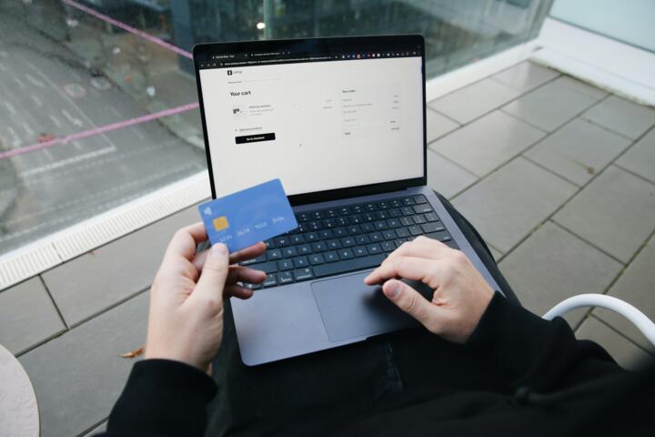 Online Banks vs Traditional Banks: A Clear Comparison